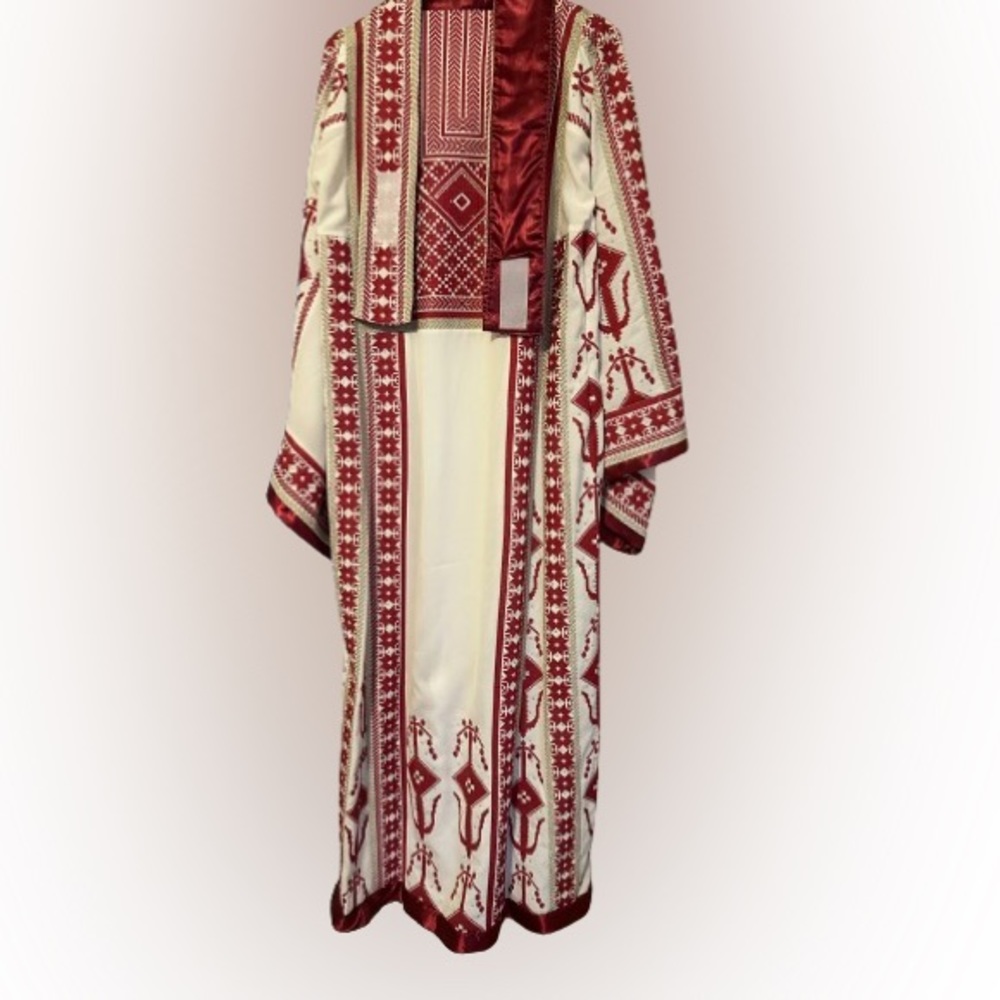 Beautiful traditional Palestinian thobe